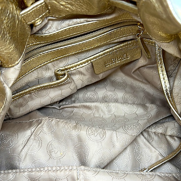 Michael Kors Authentic Glitzy Dazzling Gold Tote Purse Bag with Wallet 🔥🔥 - Picture 6 of 10